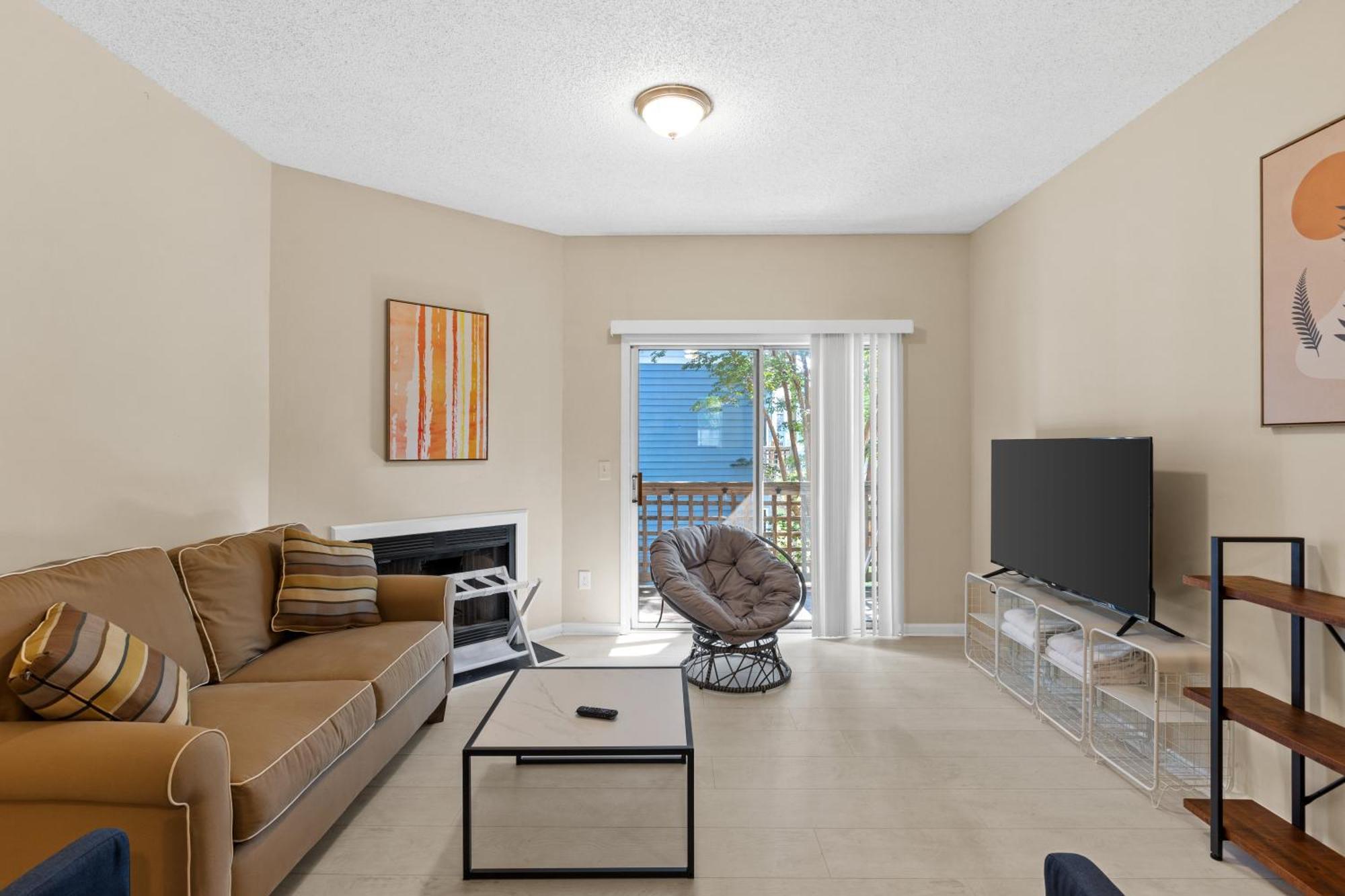 Bright And Cozy 1-br Condo, Wifi *